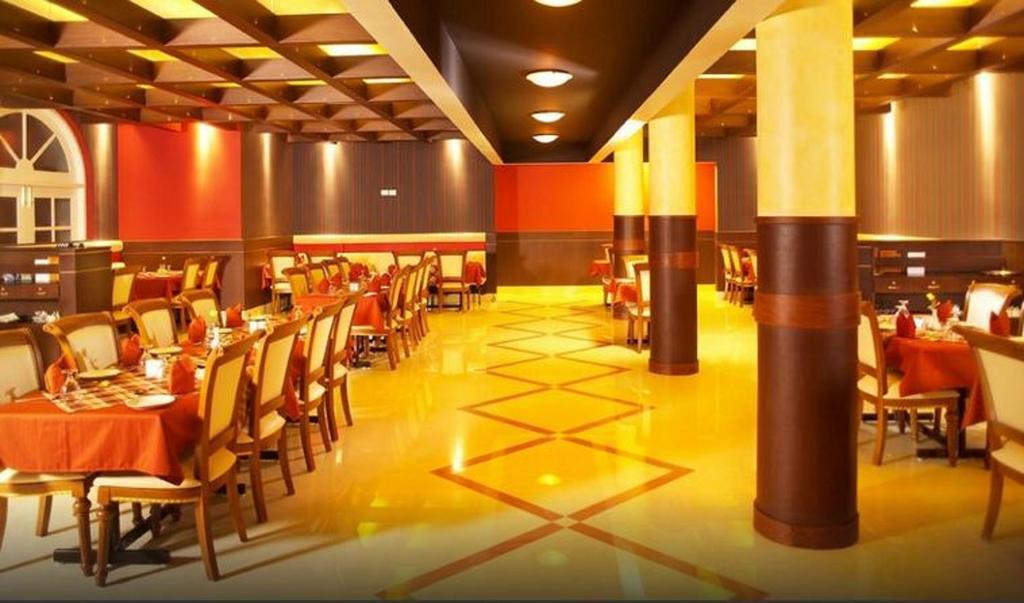 Hotel Luciya Palace Thrissur Esterno foto