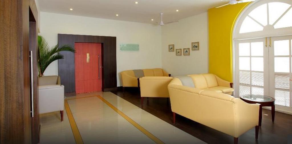 Hotel Luciya Palace Thrissur Esterno foto