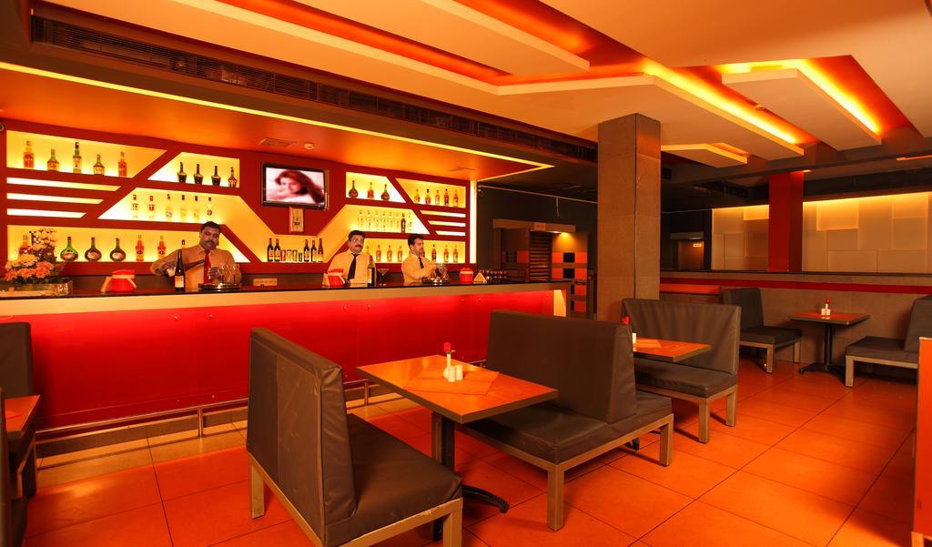 Hotel Luciya Palace Thrissur Esterno foto